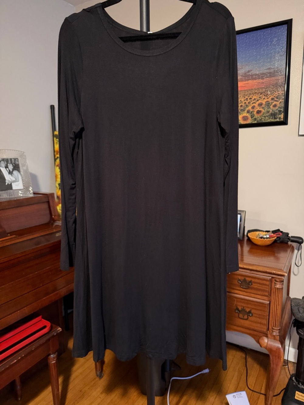 Popyoung Black Long-Sleeve Midi Dress